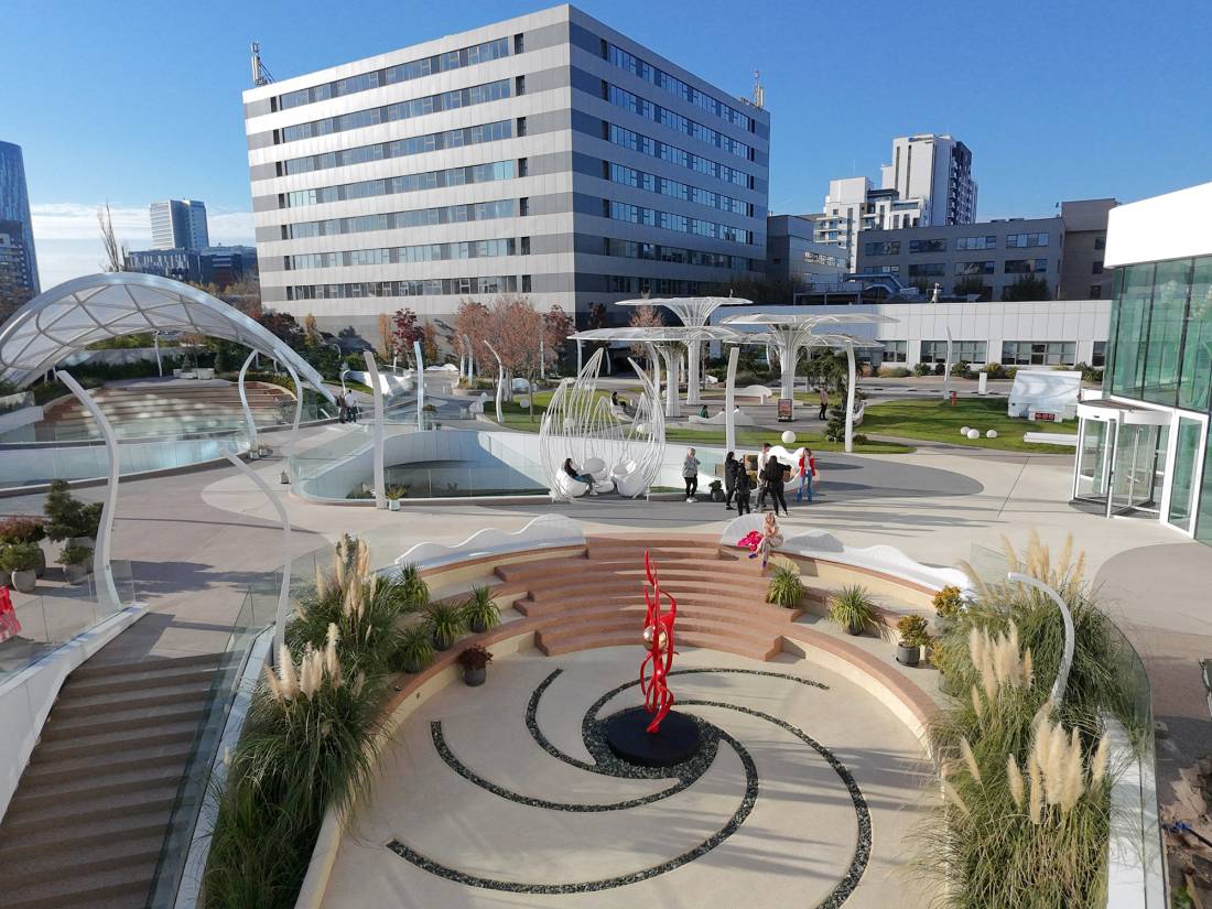 Advertising4URO's tweet card. Genesis Property, unul dintre cei mai importanți proprietari de clădiri de birouri din România și dezvoltatorul proiectului de birouri premium YUNITY Park, anunță semnarea unui contract de închiriere...