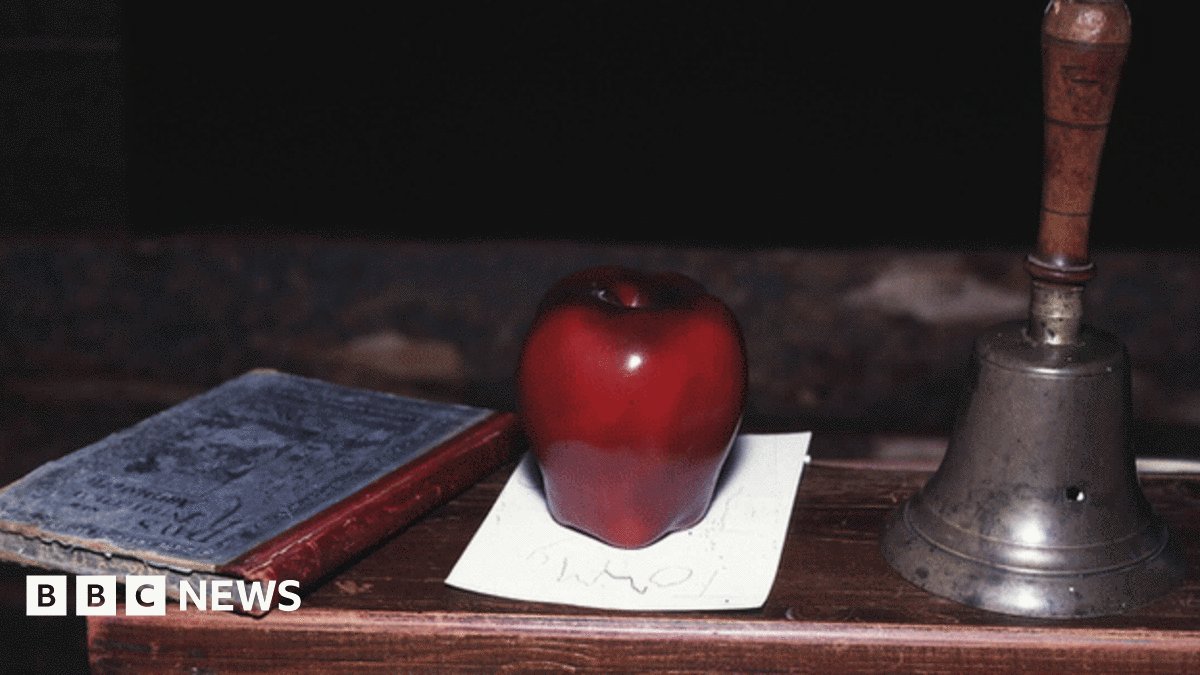 Wholeschool's tweet card. New ways to learn, that put control of education in the hands of children, are being experimented with in the classroom.