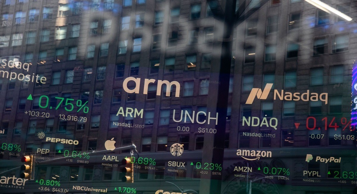 readtheedge_sg's tweet card. Qualcomm is telling competition authorities around the world that that dynamic market is now threatened as Arm restricts access to boost profits through its own chipmaking ambitions.