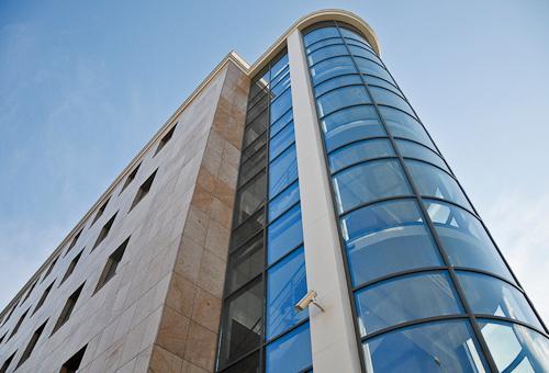 GISforum_PL's tweet card. Uniwersytet Przyrodniczy we Wrocławiu jako pierwsza uczelnia w Polsce stała się członkiem globalnej organizacji OGC (Open Geospatial Consortium), czuwającej nad opracowaniem i popularyzacją standardów