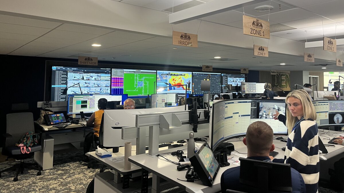 Lindz5280's tweet card. United Airlines has opened a brand new station operations center at its Denver International Airport hub, as it continues to grow in the Mile High City.