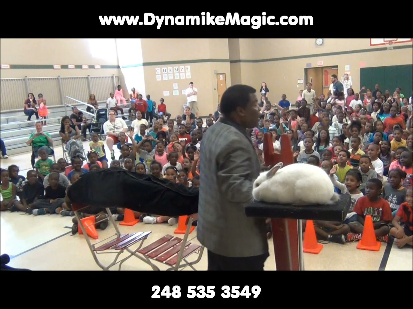 Dynamikemagic's tweet card. Dynamike the Magician