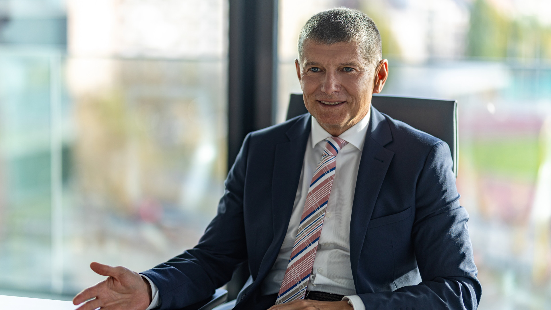 portfolio_hu's tweet card. Ahelyett, hogy háttérbe szorította volna a hosszú távú öngondoskodást, az Otthon Start Program új lendületet adott a lakás-takarékpénztári megtakarításoknak is. A program keltette hullámokat a...