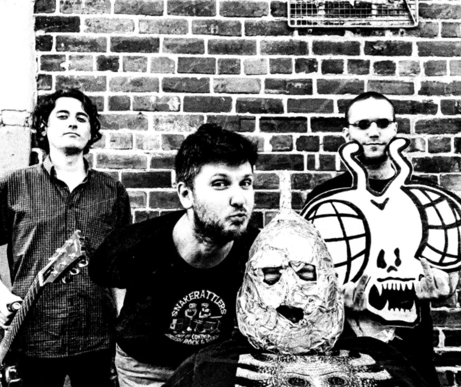 ReloadItmag's tweet card. Mouthparts a Chesterfield based Punk band, pride themselves on taking political issues and turning them into a grungy comedic performance.