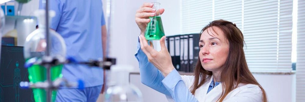 LABORPRAXIS's tweet card. Wertschätzung von Fachkräften in der chemischen Industrie ist entscheidend für eine erfolgreiche Zusammenarbeit. Personalberater Maximilian Kraft erklärt, wie Unternehmen ihre Mitarbeiterbindung...