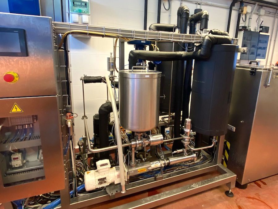 articai_es's tweet card. Un nuevo proyecto ha comprobado la eficacia de un tratamiento de ultra altas presiones para producir vinos sostenibles y de calidad, renunciando a la adición de sulfitos.