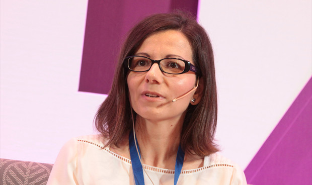 redaccionmedica's tweet card. La SEFH recomienda hacer estudios de evaluación específicos y mejorar la equidad entre comunidades autónomas