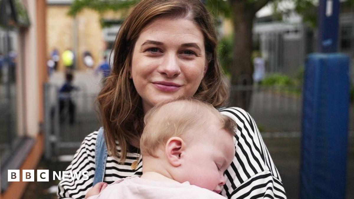 DerbyAFR's tweet card. New research suggests singing can be clinically effective at treating the symptoms and cost effective for the NHS.