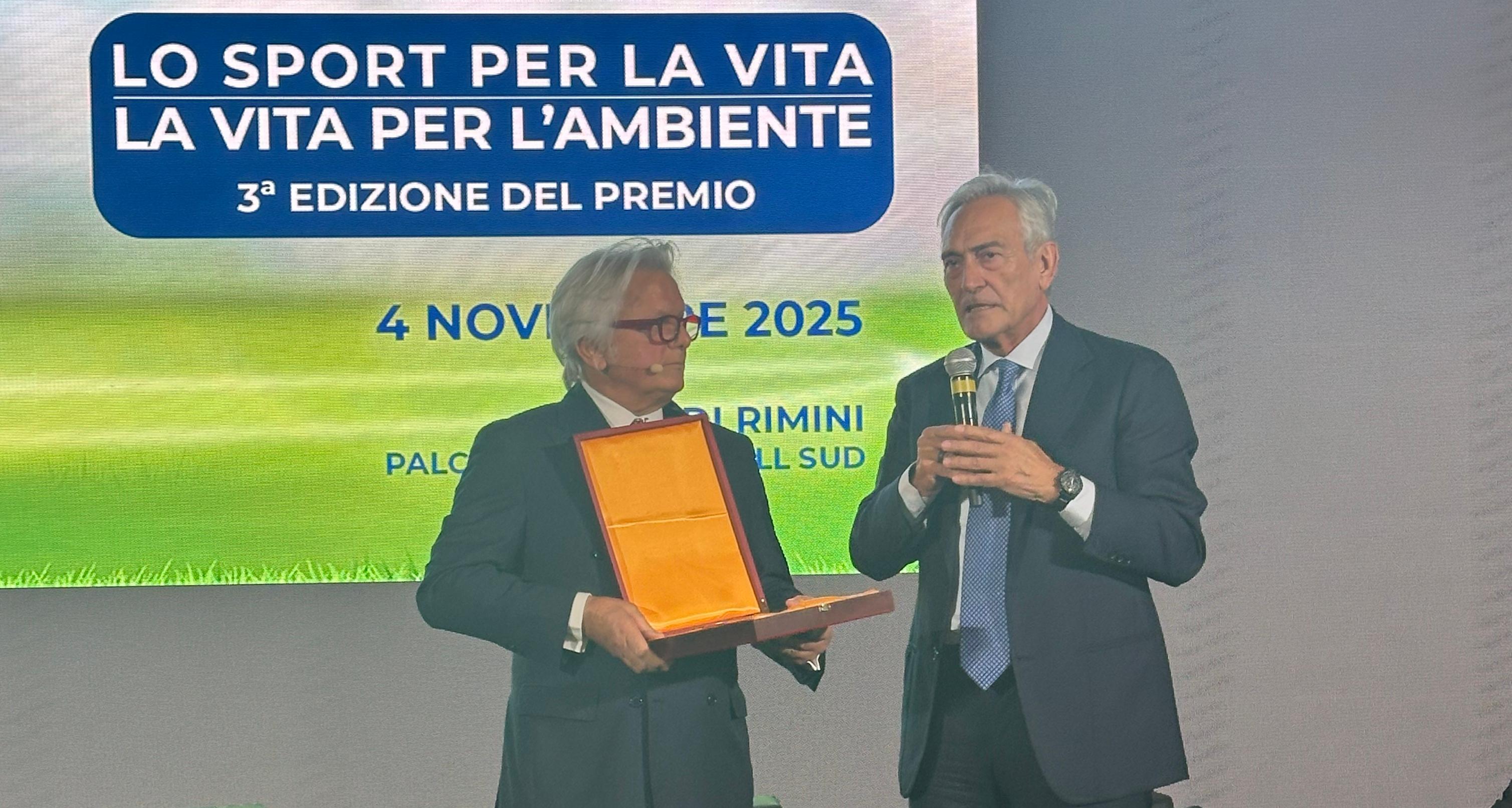 FIGC's tweet card. “Ispirandomi a questo approccio – le parole del presidente federale – ho promosso l’adozione della Strategia di Sostenibilità Sociale e Ambientale 2030, tracciando progettualità concrete e misurabili...