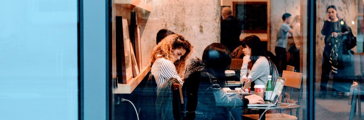 cedricweb's tweet card. 2020… het magische jaartal naar waar heel wat bedrijven strategische dossiers hebben uitgewerkt, is intussen volop ingezet. En als ik even terugblik… de tijden zijn inderdaad hard veranderd en de...