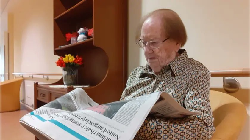 PCagnan's tweet card. Gemma Vanzan, centenaria padovana ospite della rsa “Villa delle Magnolie” di Monastier, ha interrotto la festicciola di compleanno chiedendo a tutti di battere mani e piedi per protestare contro la...