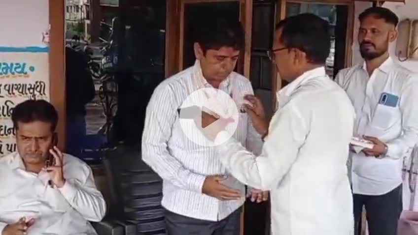 ModanRafik's tweet card. બાવળા: ફ્રીડમ ડે કેર સેન્ટર ધોળકા ખાતે દિવ્યાંગજનોને સાયકલનું વિતરણ કરાયું