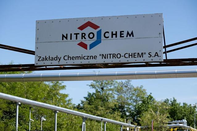 HelpGaza_PL's tweet card. Polskie państwowe przedsiębiorstwo Nitro-Chem zostało oskarżone o odegranie kluczowej roli we wspieraniu izraelskiej wojny w Strefie Gazy poprzez dostarczanie