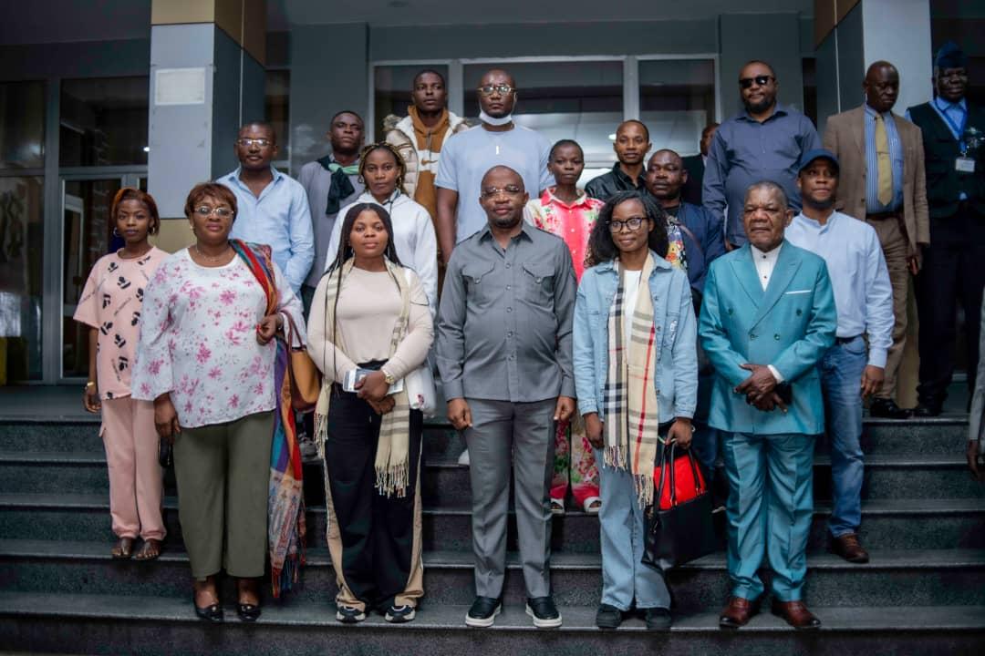 7sur7_cd's tweet card. Après trois ans de formation au Maroc, les premiers boursiers congolais du programme de formation professionnelle, financé par le gouvernement, ont regagné la République démocratique du Congo samedi...