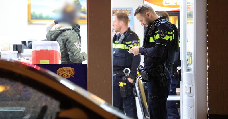 Snackbar medewerker jaagt gewapende overvallers weg
