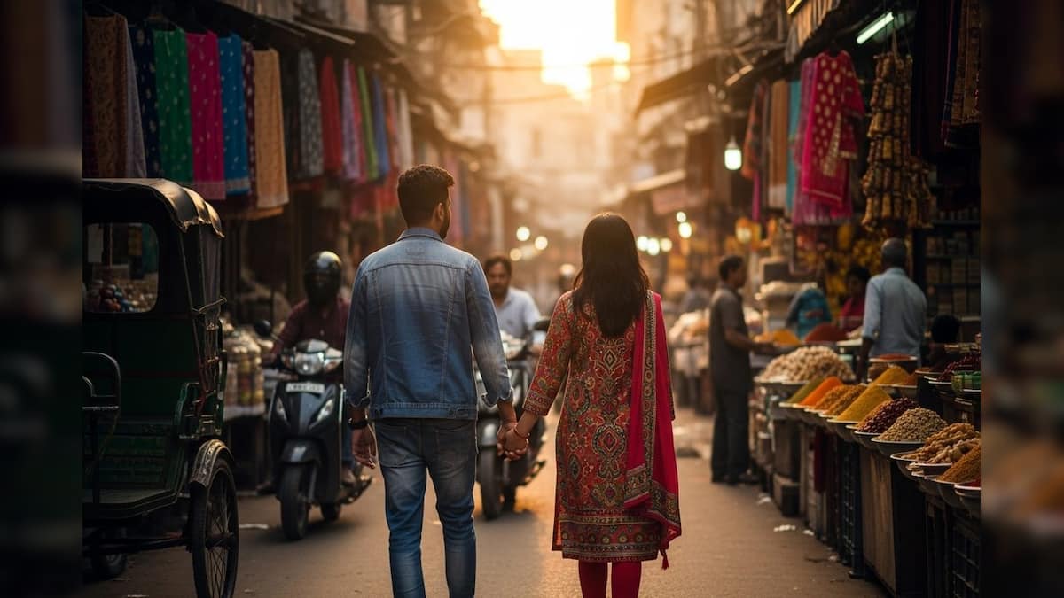 News18Kerala's tweet card. ഉദ്യോഗസ്ഥർ പറയുന്നതനുസരിച്ച്, സമീപ ആഴ്ചകളിൽ 13 ലിവ്-ഇൻ അപേക്ഷകൾ ലഭിച്ചു. അതിൽ അഞ്ചെണ്ണം വിവാഹിതരായ ആളുകളിൽ നിന്നാണ്