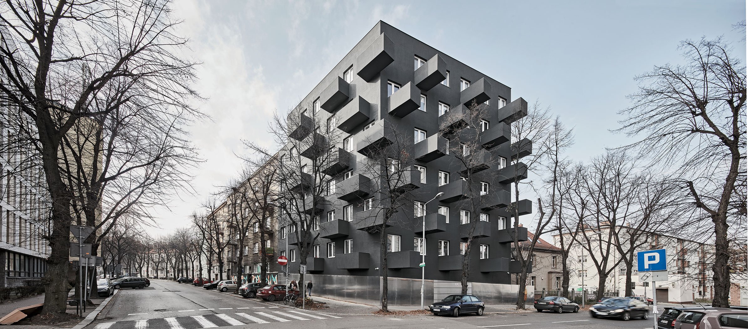 PIU_Design's tweet card. Obiekty, które znalazły się w finale ósmej edycji Nagrody Architektonicznej POLITYKI, łączy jedno: wstrzemięźliwość i elegancja. Tylko tyle i aż tyle. Już we wtorek 28 maja wieczorem dowiemy się,...