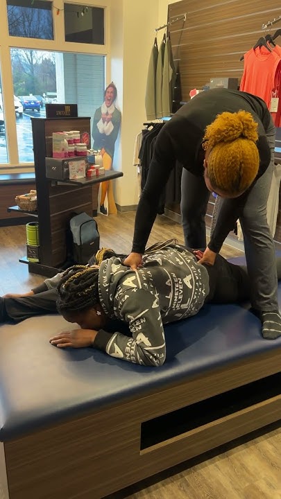 misbaddie_'s tweet card. Look! Blind Woman Extending Her Splits #dancer #hamstringexercises ￼