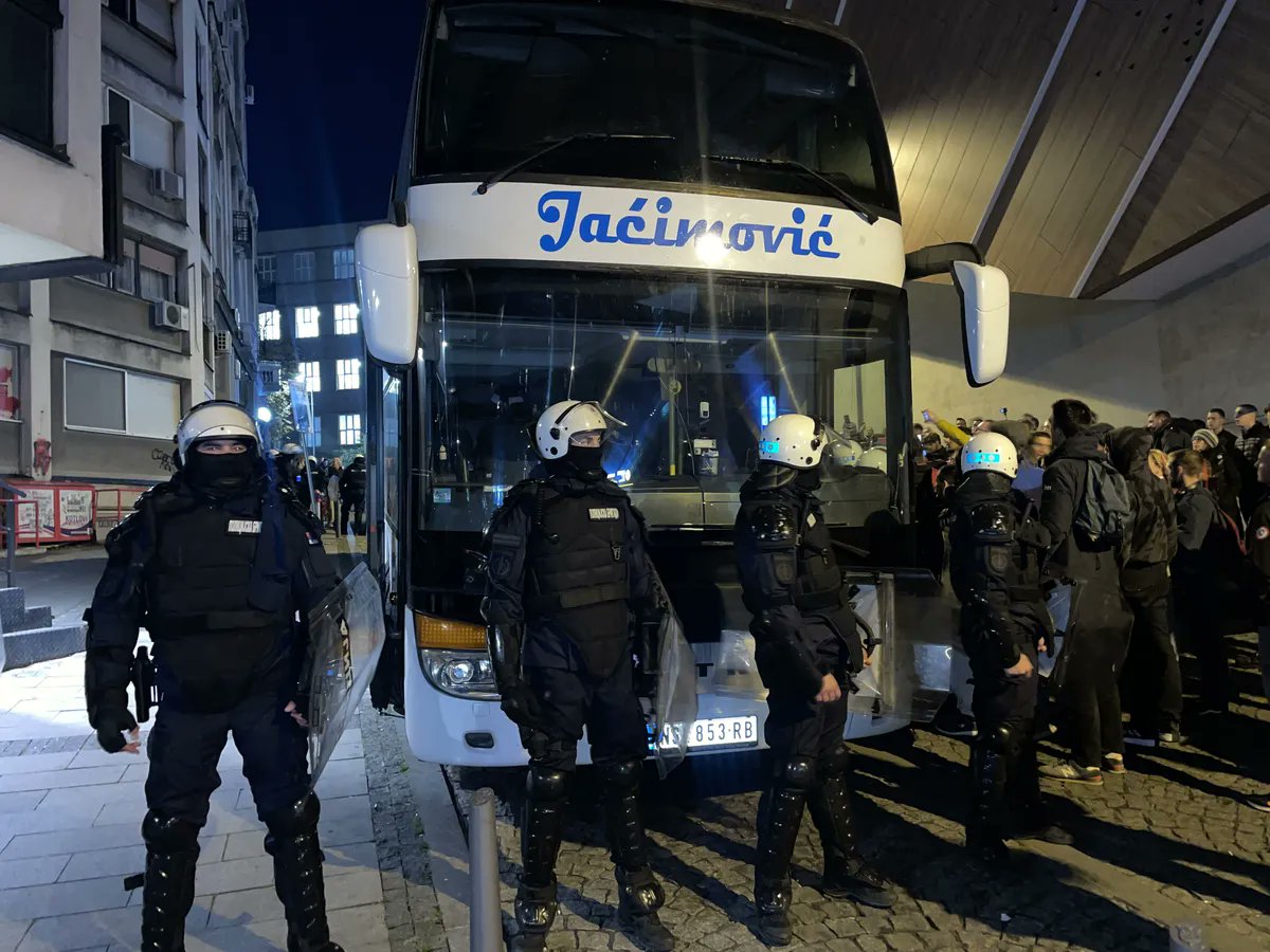 N1info's tweet card. Police in Belgrade on Tuesday evening once again detained Milomir Jacimovic, a transport operator from the village of Djurdjevo. Jacimovic had traveled to Belgr