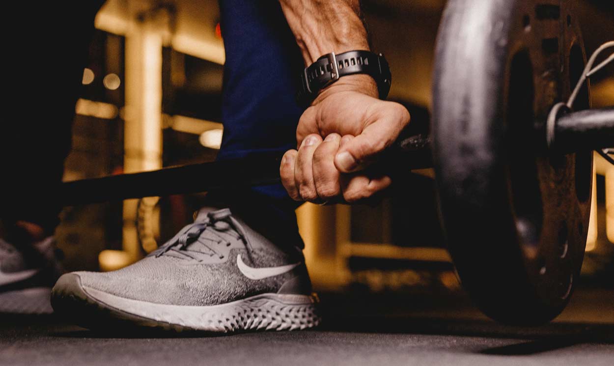 SeCalcula's tweet card. El Deloading es un descanso corto para tu cuerpo, que da a tus músculos y articulaciones tiempo para recuperarse.