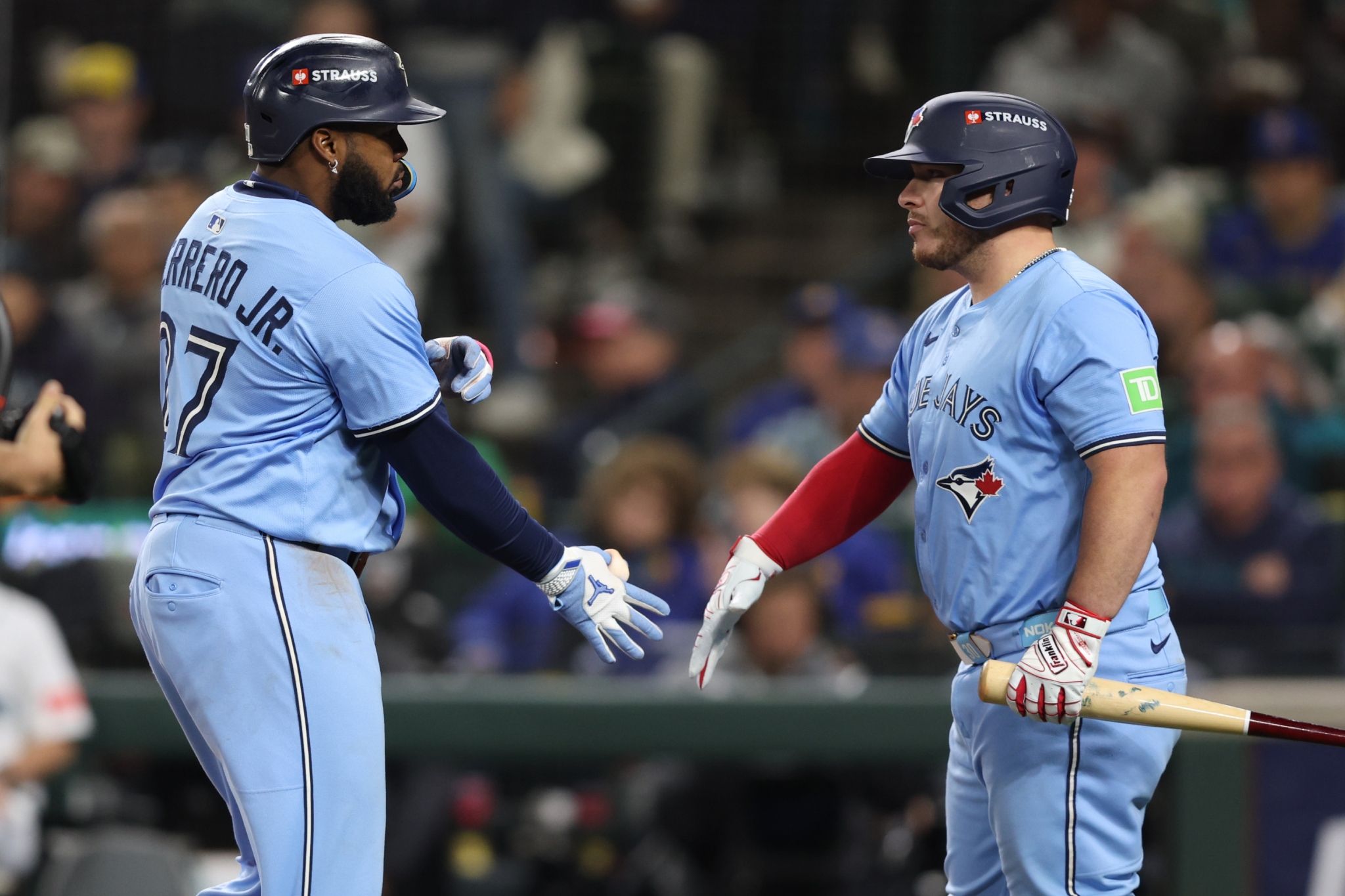 drheath99's tweet card. One would think that anybody who regularly covers the MLB would know who Toronto Blue Jays catcher Alejandro Kirk is.