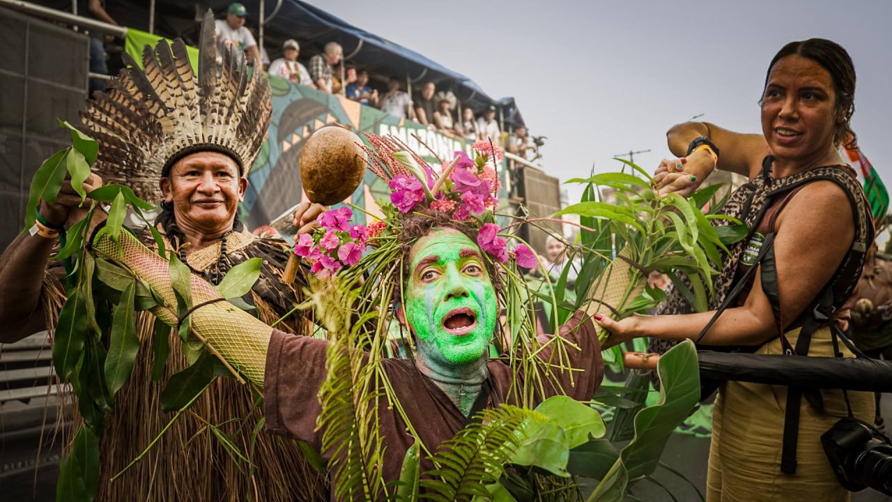 GFC_forests's tweet card. Desde el primer día de la COP30, flotillas amazónicas, caravanas indígenas, campesinas y urbanas, cuerpos organizados y territorios en movimiento llegaron para recordarlo: la Amazonía no es un...