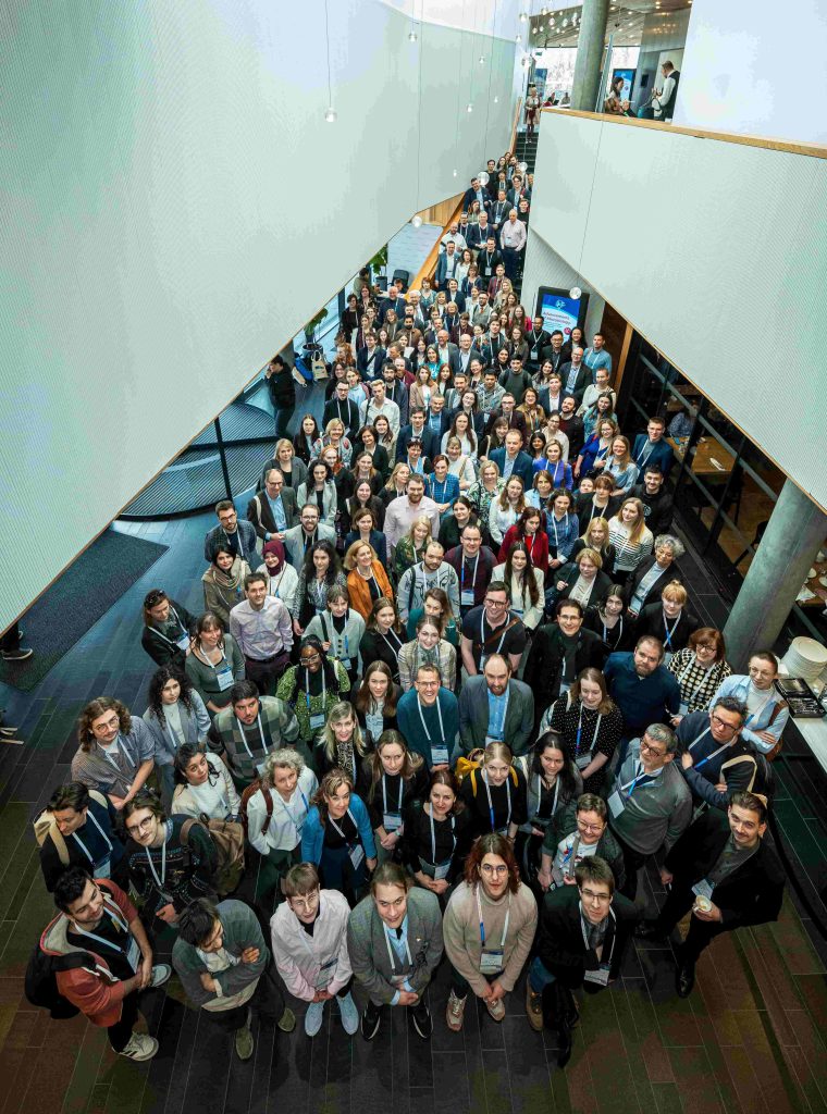 AdvMicro2025's tweet card. W dniach 7–9 kwietnia w Warszawie odbyło się pierwsze Międzynarodowe Sympozjum Przedkonferencyjne oraz Konferencja „Advancements of Microbiology 2025: The Role of Microbes in Tackling Threats to...