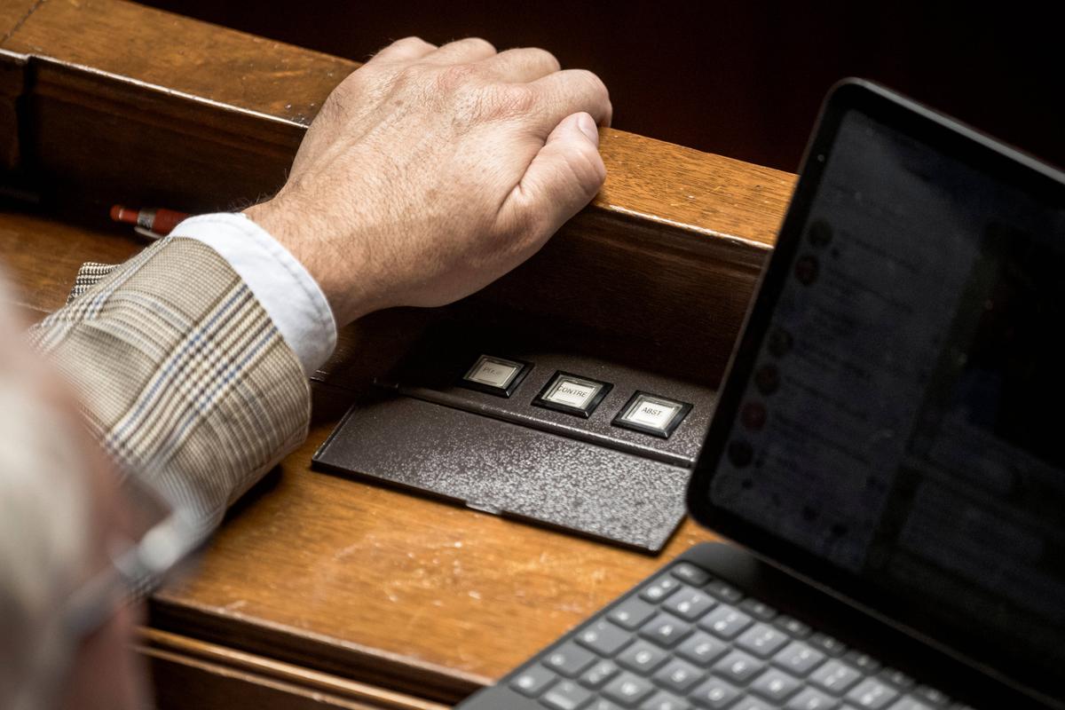 matthieuaron's tweet card. Alors que les députés continuent d’examiner le budget, deux sénateurs socialistes proposent de mettre à contribution la France des grands héritages en modifiant l’imposition sur les successions....