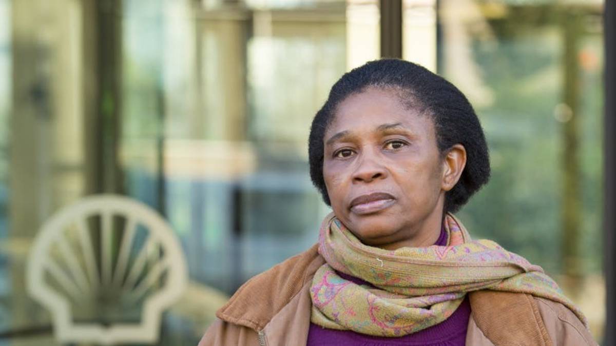 0jitske0's tweet card. Vier Nigeriaanse weduwen eisen openbare excuses en een schadevergoeding. Shell zou medeplichtig zijn aan de executie van negen actievoerders.