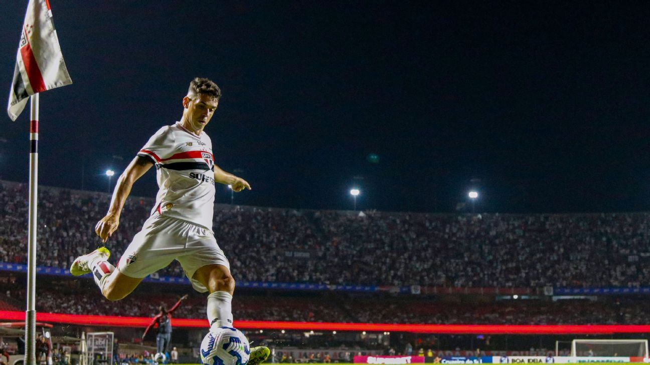 ESPNFC's tweet card. Former Chelsea midfielder Oscar is in hospital after a fitness test revealed abnormal cardiac results, his current club São Paulo announced.