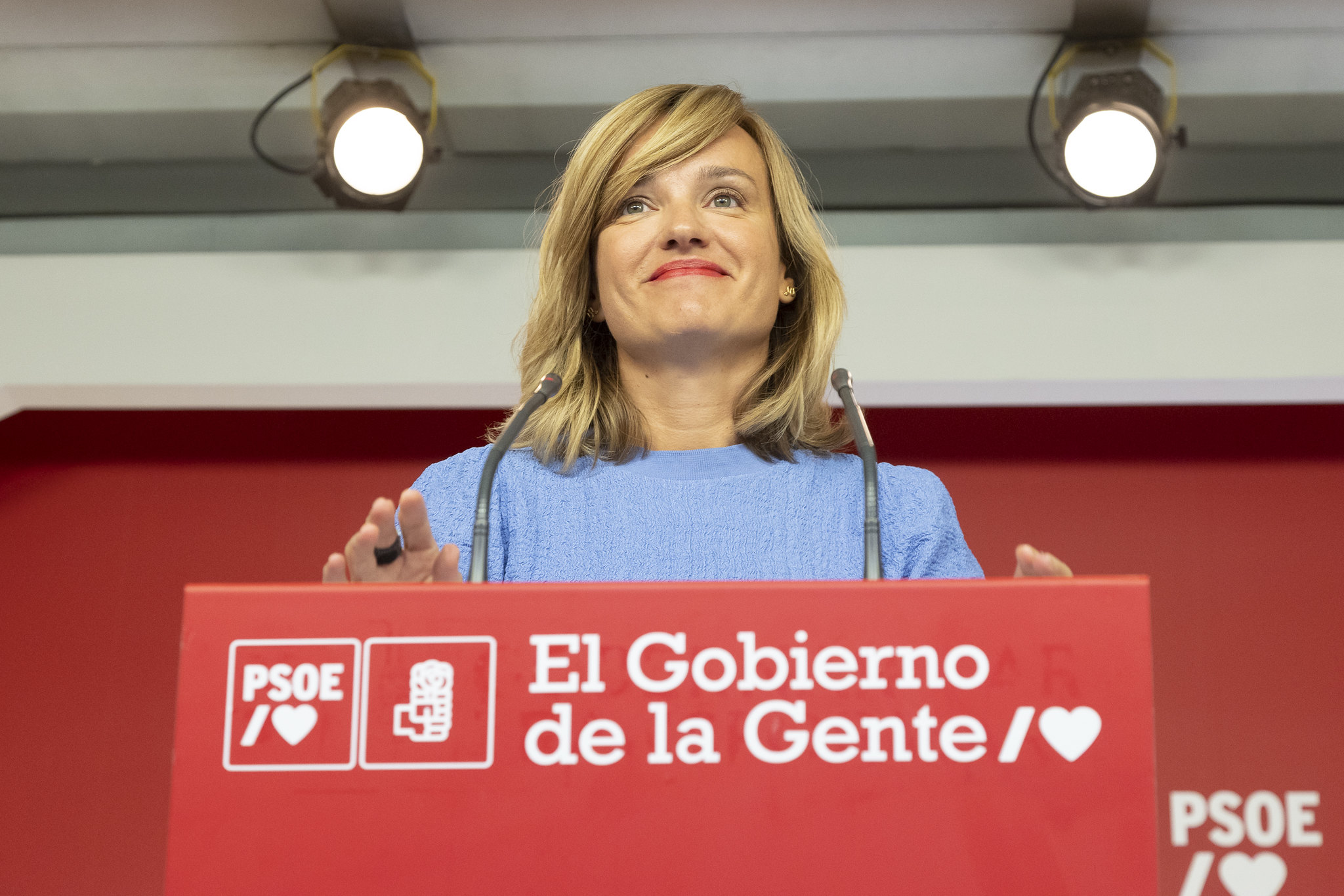 electo_mania's tweet card. Más de medio millón de autónomos quedan fuera del IVA 0% que sí aplican otros países