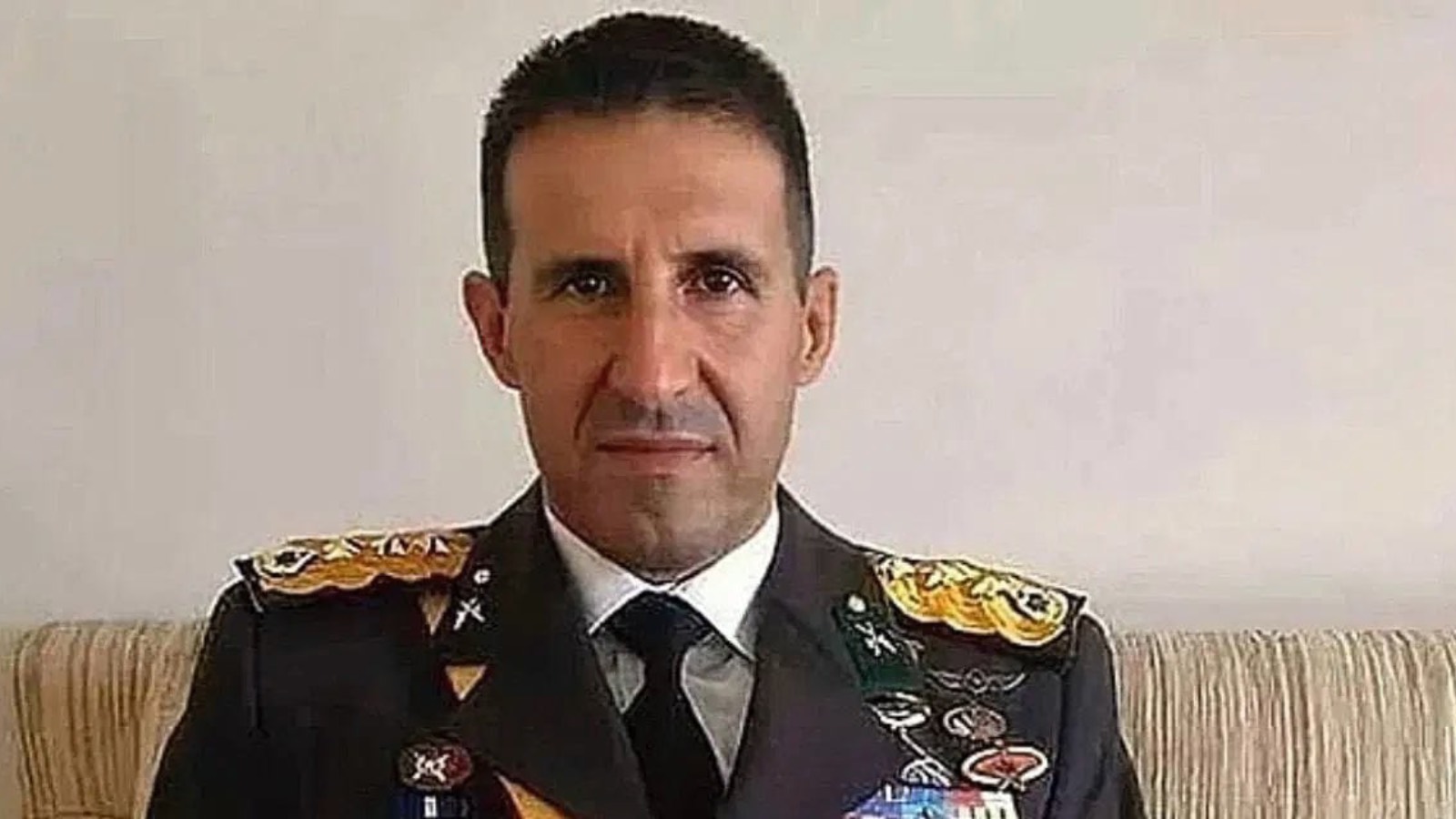 MarineDealNews's tweet card. Çözüm sürecine ilişkin eleştirileri sonrası MHP Genel Başkanı Devlet Bahçeli’nin şikayetçi olmasıyla 2 aydır tutuklu bulunan Emekli Albay Orkun Özeller, bugün