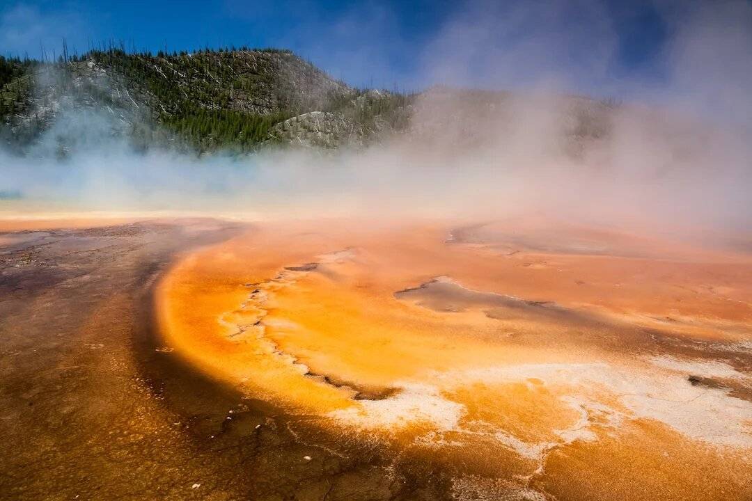 GeologyPage's tweet card. Beneath the steaming geysers and bubbling mud pots of Yellowstone National Park lies one of the world's most closely watched volcanic systems.