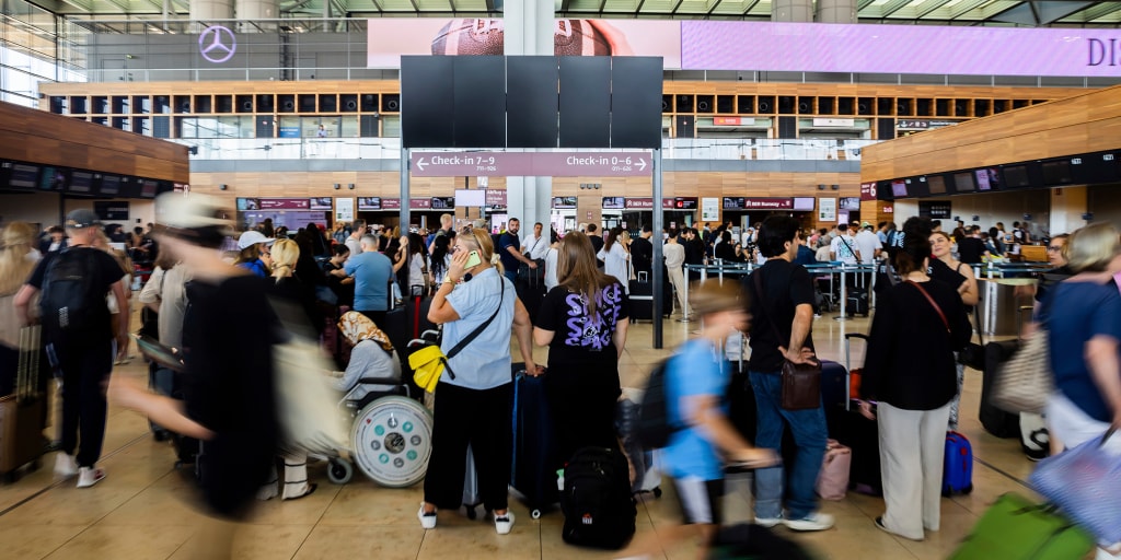 TheBitFish's tweet card. Follow NBC News live updates for the latest coverage of the global IT outage that has grounded flights and hit banks, businesses and broadcasters.