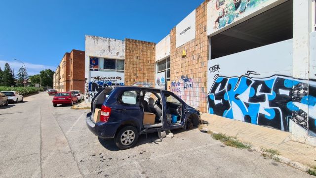 VilanovaBlog's tweet card. La entrada a Vilanova i la Geltrú por la carretera C-246 muestra un paisaje cada vez más degradado. Años de promesas políticas no han logrado mejorar esta área.