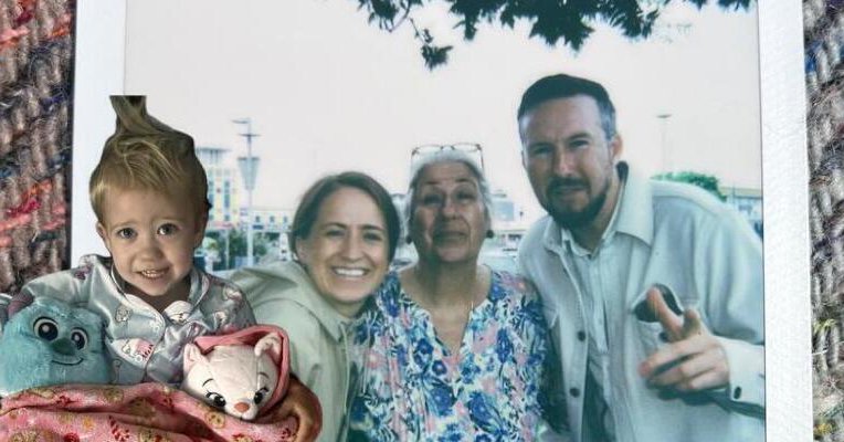 Tweet card summary image