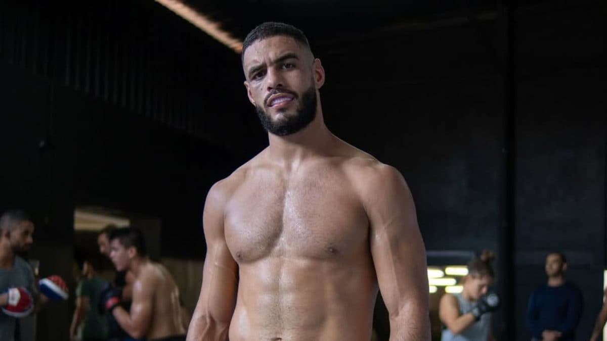 News18Sports's tweet card. Gabriel Bonfim has the momentum with him, but the big question is: Can he go five rounds and handle the spotlight?