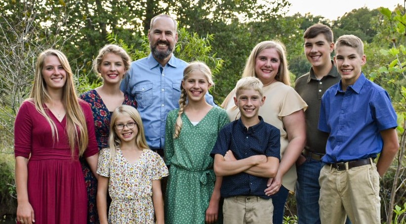 essentialspark's tweet card. Heirloom organic seeds for your backyard garden, from our family to yours. We're a multi-generational gardening family that wants to share our love for heirloom garden seeds and plants with yours.