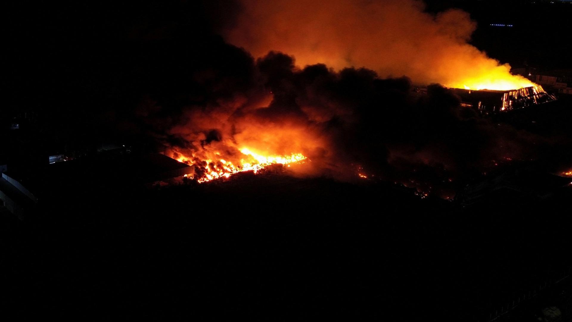 mick_rabbit's tweet card. 　2025年11月18日17時40分頃に大分県大分市佐賀関で発生した大規模な市街地火災（以下，本火災）は，総務省消防庁の発表によれば焼失棟数170棟以上，焼失面積約48,900平米（2025年11月1