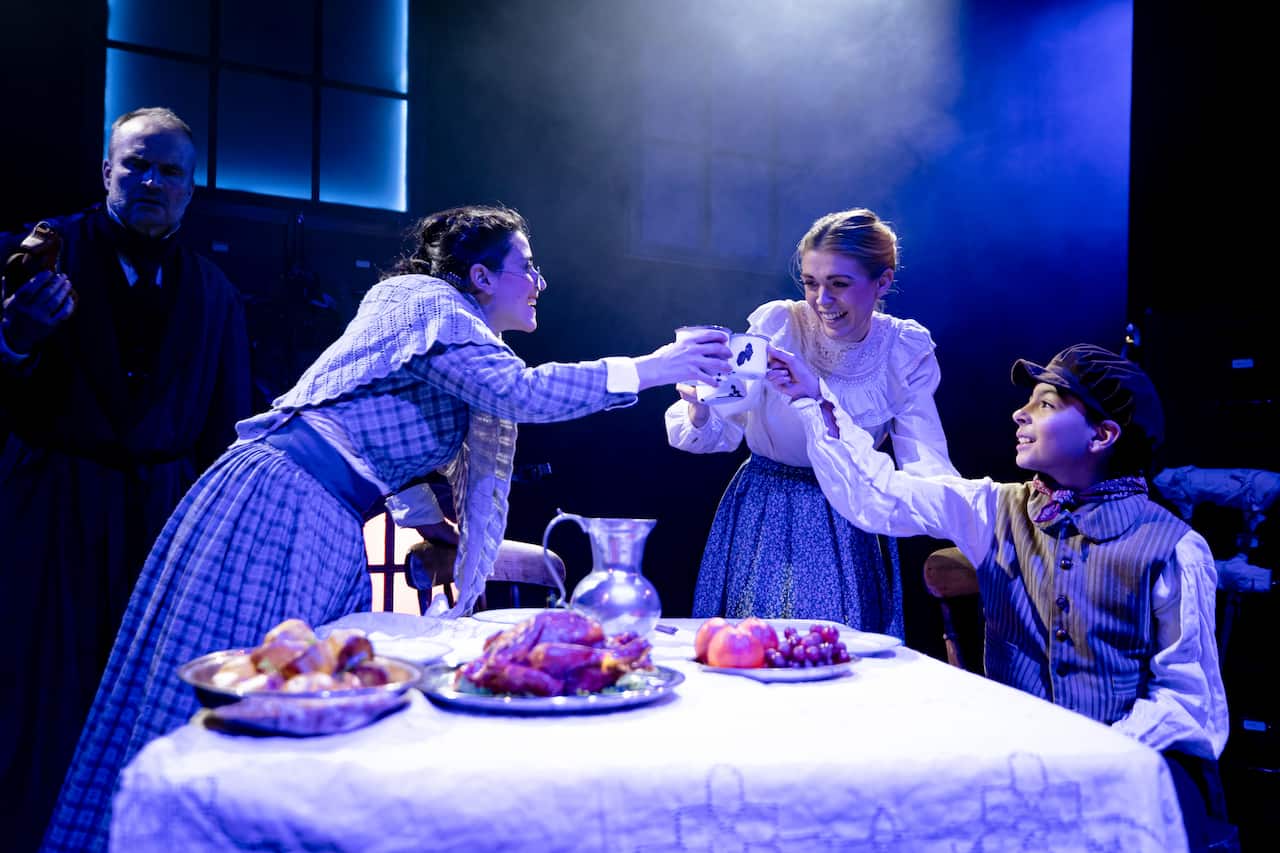 CheeselogsRdg's tweet card. Reading Rep Theatre is inviting Reading’s youngsters to audition for the role of Tiny Tim in its festive production of A Christmas Carol.