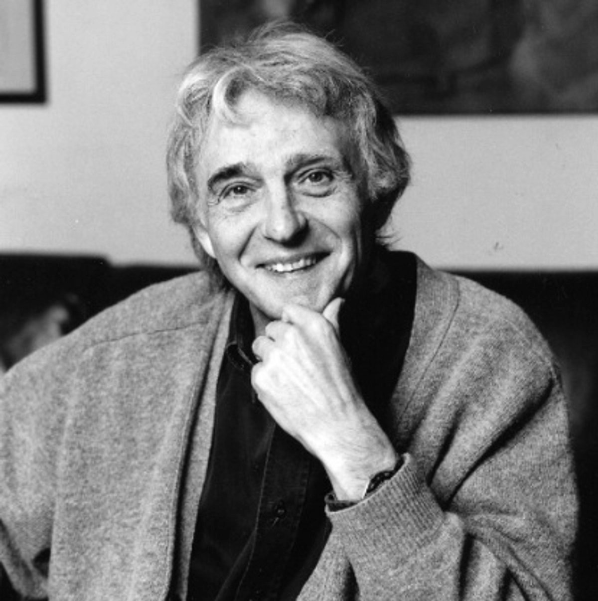 RaulRomero_mx's tweet card. Mattelart dedicó su vida intelectual y militante a desentrañar los mecanismos de dominación ideológicos en las formas políticas adoptadas por las clases dominantes y el desarrollo de la comunicación...