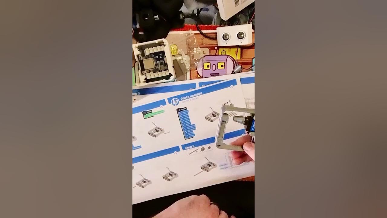 robotsblog's tweet card. HP Robots Otto - Invent Expansion Kit - Timelapse Build of "Crawler"...