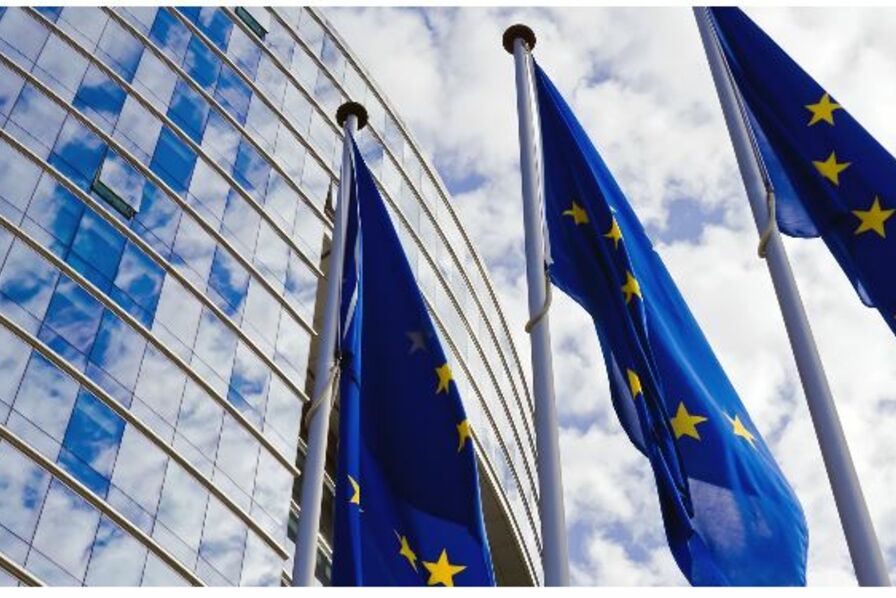 MyDataBall's tweet card. Bruxelles propose de construire cinq à six centres opérationnels de sécurité capables de détecter des comportements malveillants en...-Cybersécurité