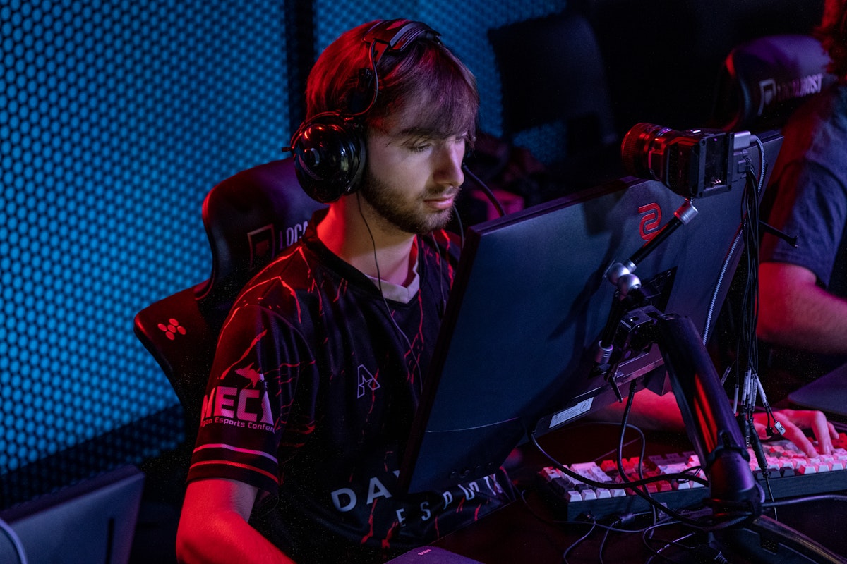 dust2us's tweet card. After a month out of action, Detonate has come back into the scene.