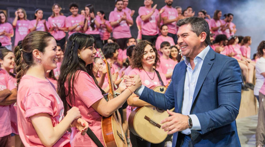 ElPaisDiarioOk's tweet card. Bajo la temática Mi Tierra Querida, la puesta en escena contará con más de 300 artistas. En vísperas del comienzo de la Fiesta Nacional del Sol, el Gobernador de San Juan, Marcelo Orrego estuvo pre…