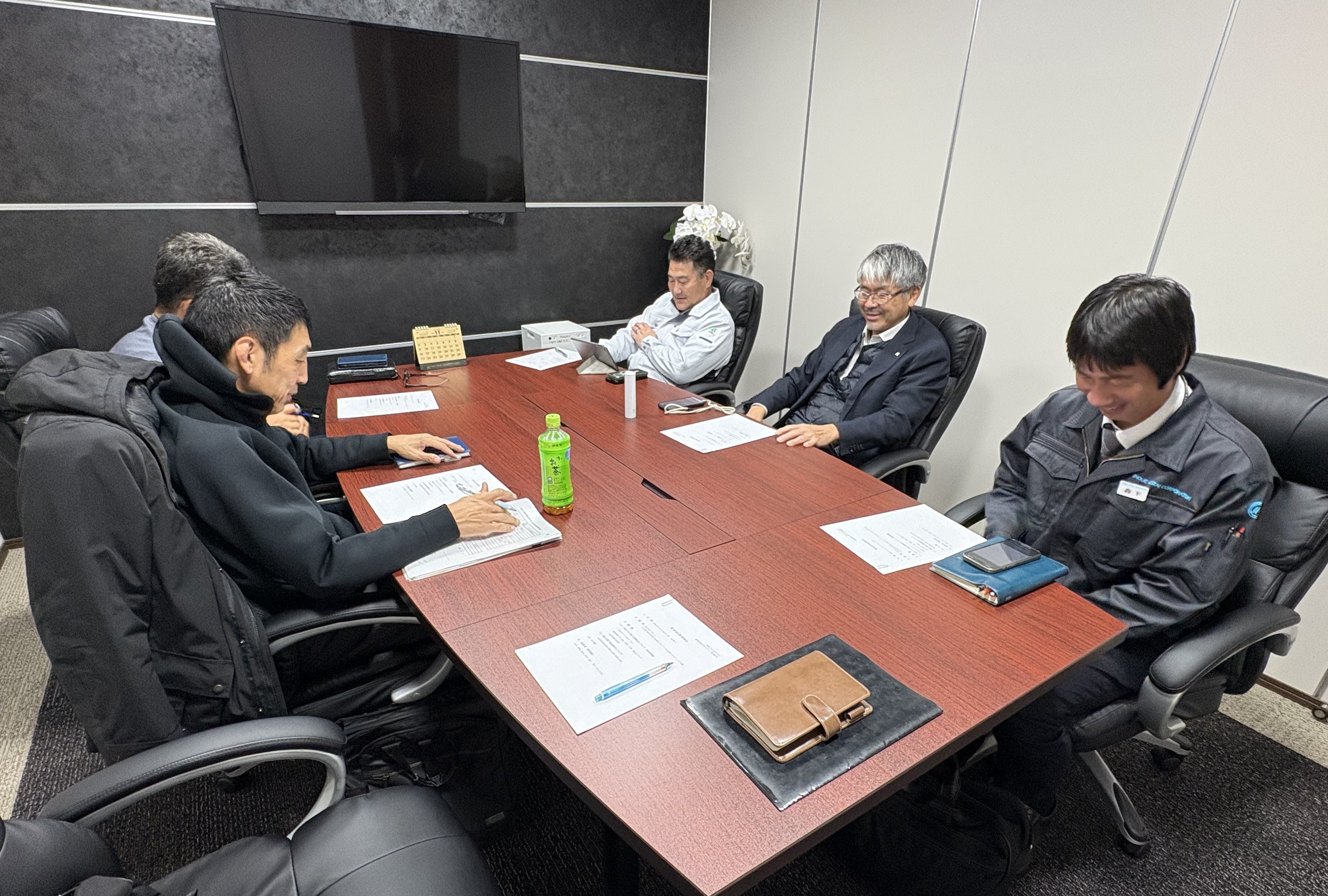 yokideai1's tweet card. 一昨日、株式会社ソネックの会議室にて第88回OB幹事会を開催しました。山代会長を始め6名の幹事が参加しました。  メインの議題は「OB定期総会」でした。OB定…