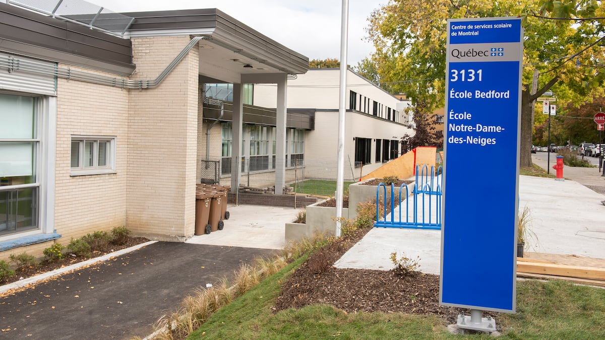 AnatoleMarsouin's tweet card. Ce qui s’est passé à l’école primaire Bedford, dans le quartier Côte-des-Neiges, et à l’école secondaire Saint-Maxime, à Laval, vous a surpris?