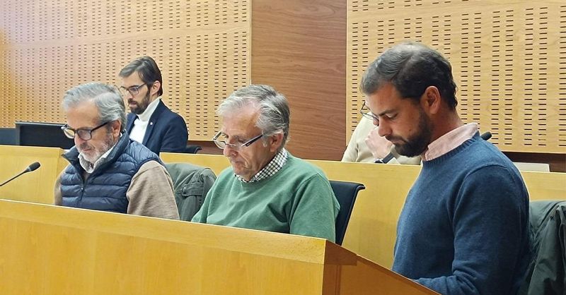 diariocadiz's tweet card. El partido cree que el alcalde oculta la verdadera situación económica del municipio y pone en riesgo la estabilidad de las cuentas públicas