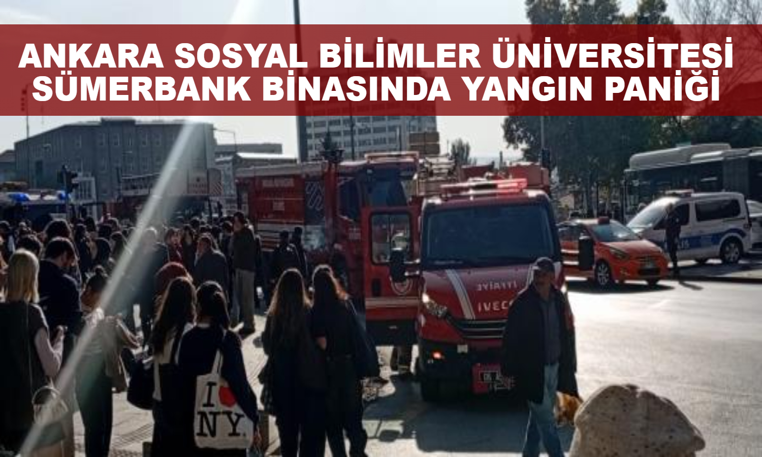 Kamu_Express's tweet card. Ankara Sosyal Bilimler Üniversitesi’nin Sümerbank binasında, öğrencilerin ders gördüğü sırada çıkan yoğun duman paniğe yol açtı. 