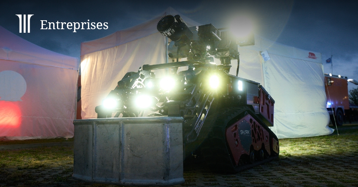 MatthieuFauroux's tweet card. La jeune entreprise rochelaise s'active pour lancer une joint-venture avec un acteur ukrainien et produire une partie de ses appareils sur place. Quarante de ses robots-pompiers, les 'Colossus', sont